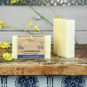 Savon solide neutre L’Authentique à l’huile de colza avec fleurs de colza