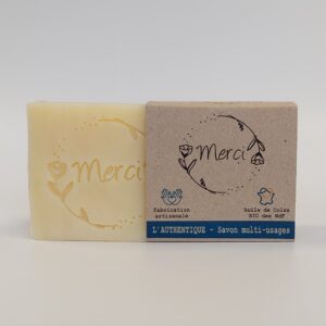 Savon artisanal "merci" avec un bandeau en papier kraft imprimé