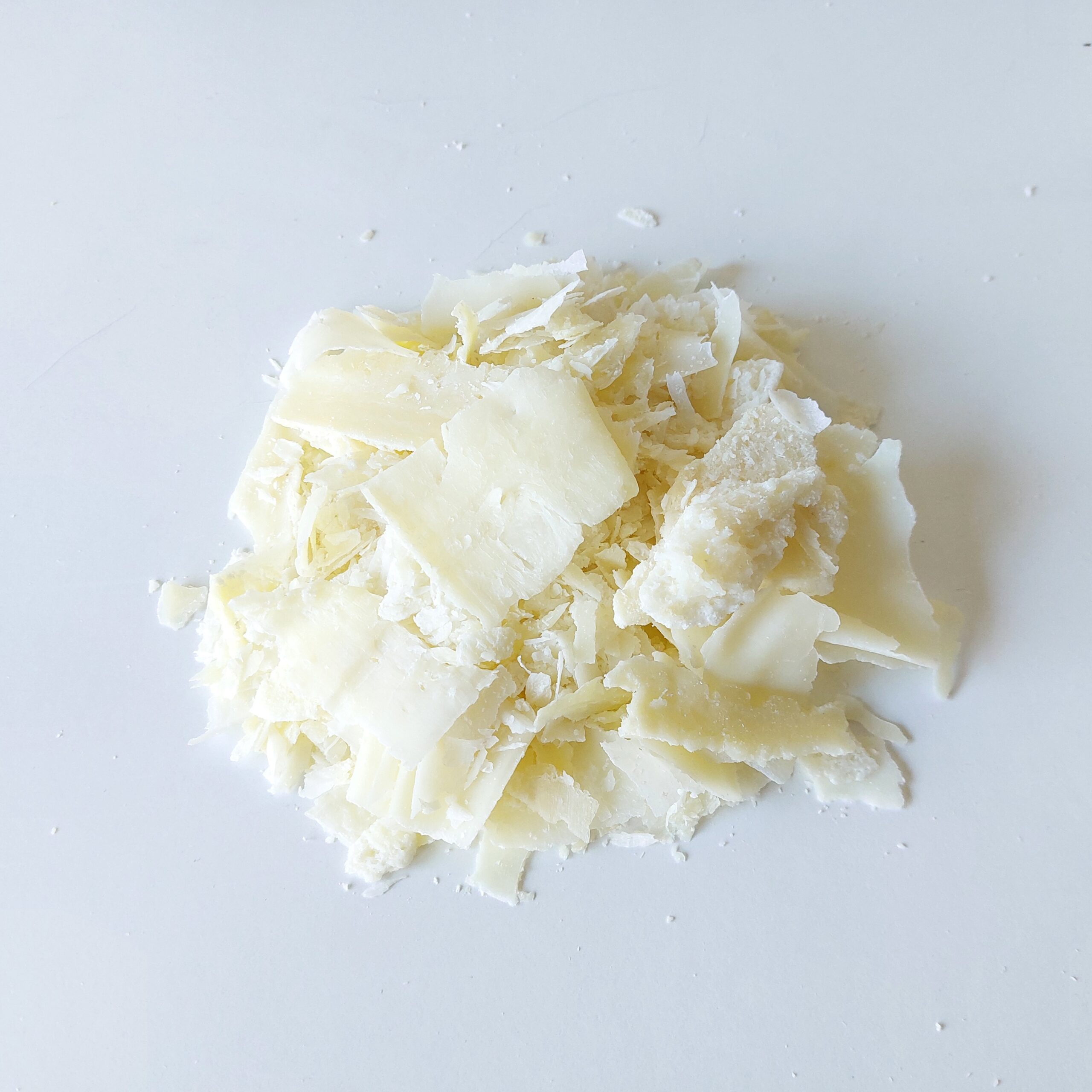 Petites chutes de savon "L'Authentique" - Savon de Roubaix, 100g en copeaux pour un usage ménager.