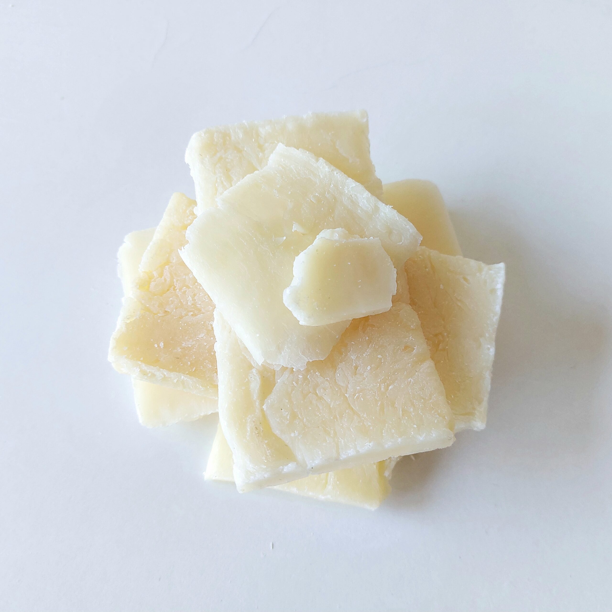 Chutes de savon multi-usages "L'Authentique" - Savon de Roubaix, 100g en vrac, pour le corps ou la maison.