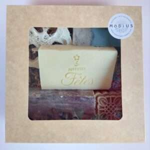 Coffret cadeau Noël masculin fermé avec savons artisanaux et soins naturels à Lille.